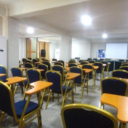 Sunset Hotel Кумаси Екстериор снимка